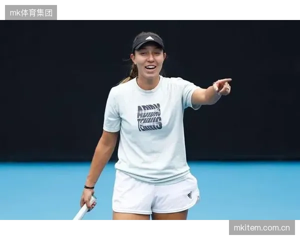多位网球评论员在赛季前瞻中预测,2026年女子网坛将延续开放竞争的格局。 多位网球评论员在赛季前瞻中预测,2026年女子网坛将延续开放竞争的格局。